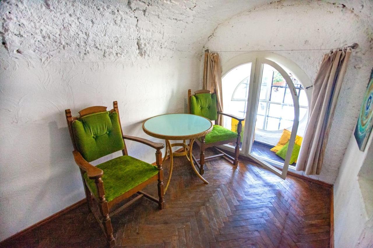 Artrooms -Round Windows Rynok Sq Lviv Exteriör bild